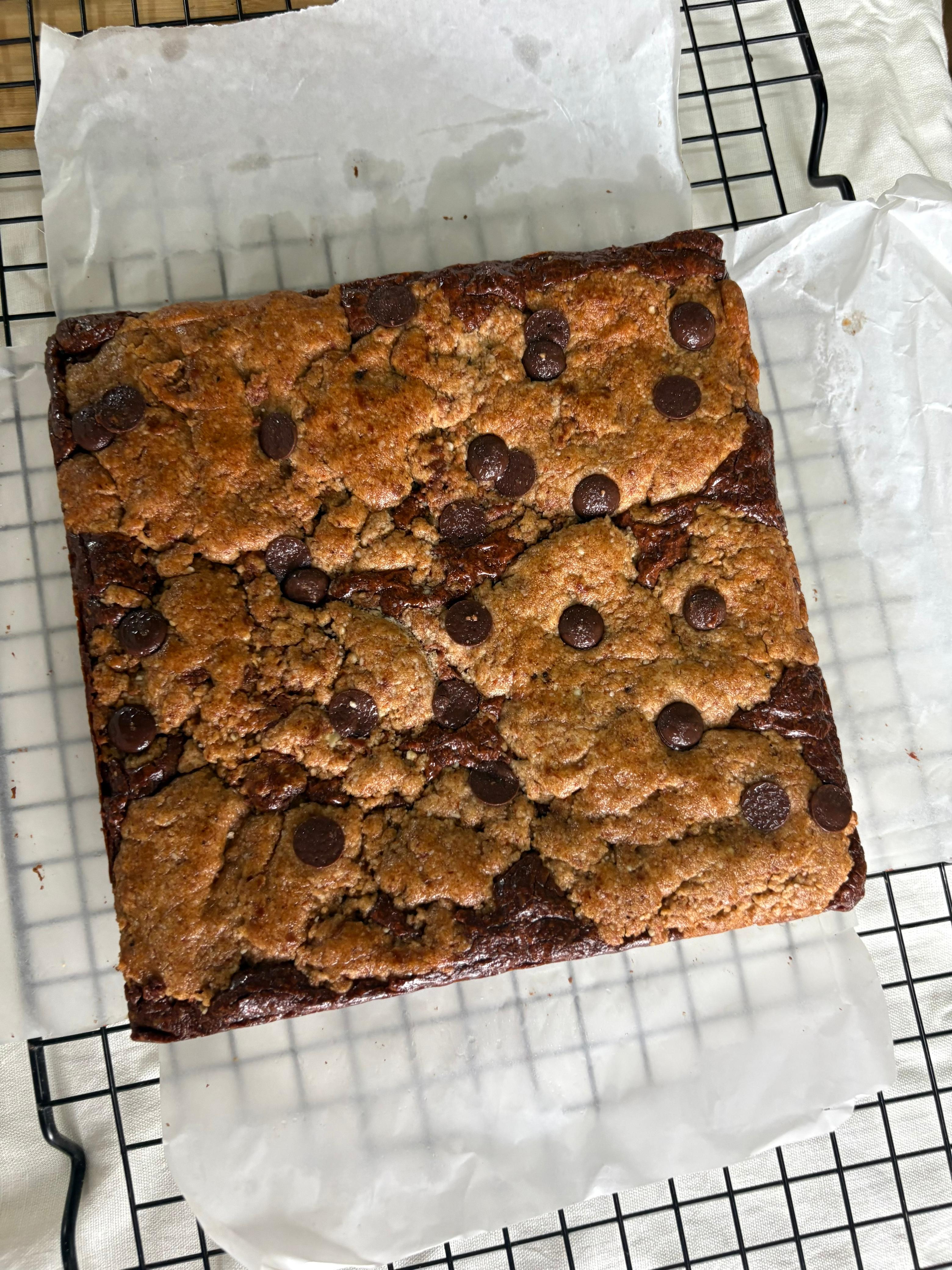 BROOKIE (Cookie dough brownie)